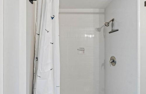 Summer Getaway Coastal Sea-Esta 4BD 3BA - Foto 30