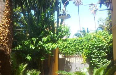 Villino with Garden - Photo 2