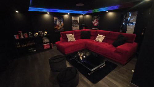 Charmante maison avec piscine chauffée, salle de cinéma et bar - Foto 3