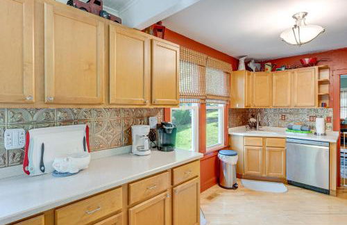 Lake Geneva Family Gem with Fenced Dog Run! - Foto 10