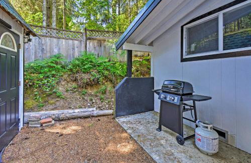 Quaint Lake Cushman Cottage w/ Private Access! - Foto 32