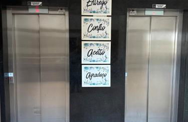 Flat moderno e confortável - excelente localização - Foto 4