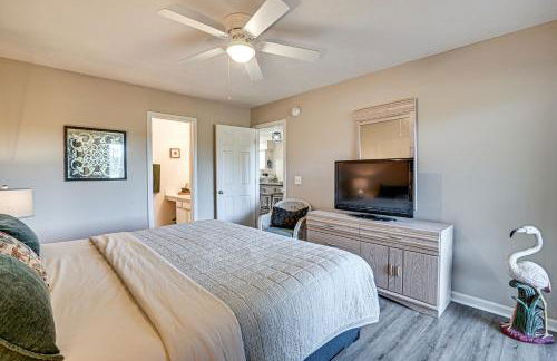 Pawleys Island Condo with Screened Porch and Golfing! - Foto 13