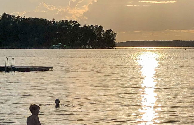 4 Person Holiday Home in Hallstavik - Foto 4