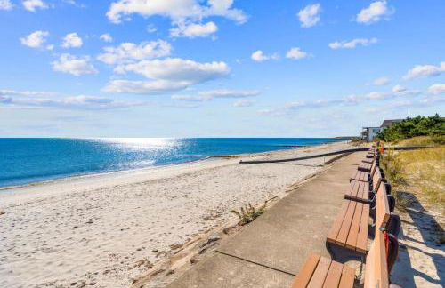 Charming House by the Beach with Patio Grill and FirePit - Foto 47