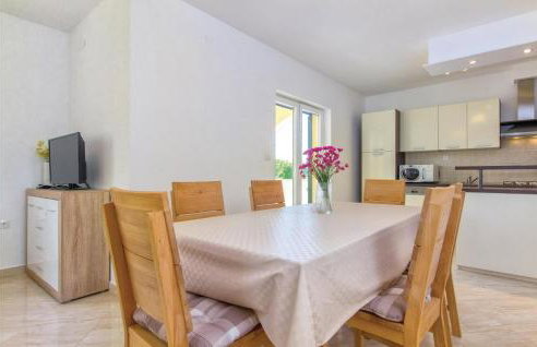 Four-Bedroom Holiday Home In Miljevci - Foto 23