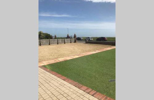 Barton on Sea self contained, stunning sea views - Photo 29