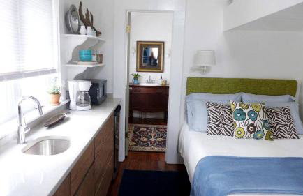 Serene Tiny House with a Big Charm for Glamping in Virginia - Photo 10