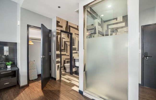 Splendid En Suite Double - Photo 16