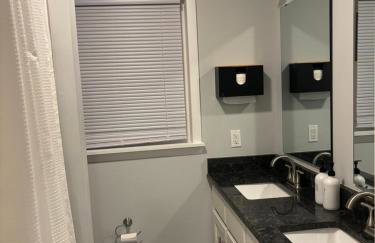 Raleigh Retreat with Pool Table, Grill & ADA Bath - Foto 17