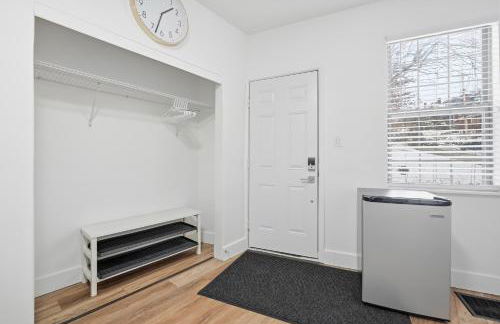 Dormont Pittsburgh 1B Stylish and Modern 1 Bedroom Apartment, Free Street Parking - Foto 13