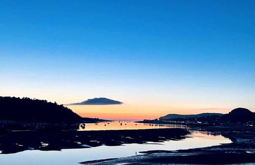 Gorwel is an Art Deco 1930s villa with sea views - Foto 22