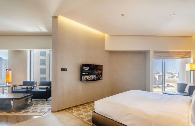 Modern 1BR Near Dubai Frame With City Views - Photo 4