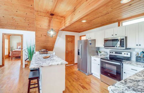 Lakefront Arkansas Home with Deck, Grill and Cornhole! - Photo 9