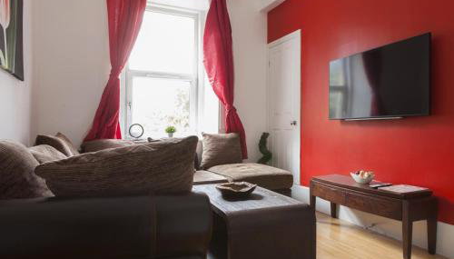 Lovely 3 Bdrm by Meadows - Foto 2