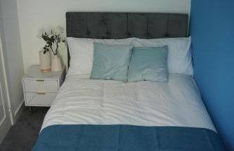 Town Centre spacious 4 bed town house - Foto 17