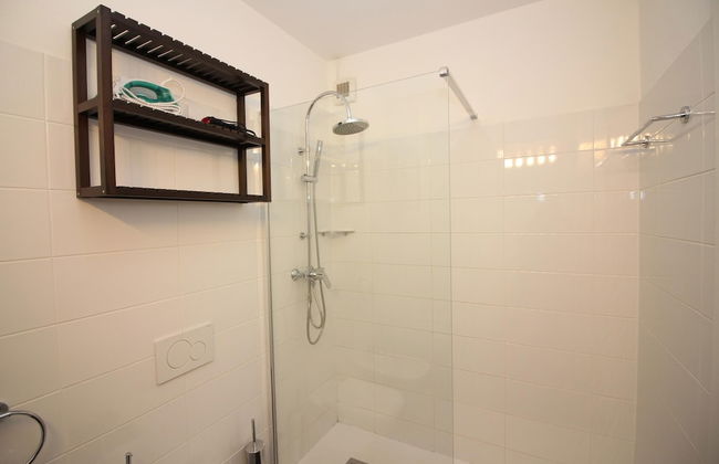 Santi Apartment Few Min From Lake - Foto 13