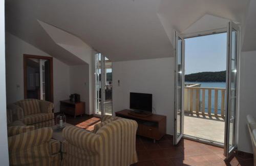 Holiday home Marina- beachfront, sea view and free parking - Photo 33