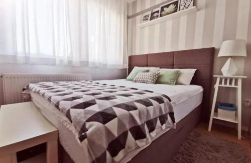 New elegant apartment with free parking and wifi - Foto 7