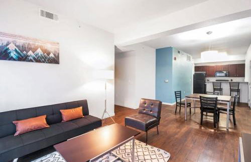 Fully Furnished 2BR Centrally Located with Pool - Photo 3