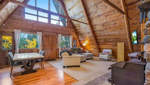 Woodland Park Scandi Cabin, Mtn Views & Hot Tub - Foto 4