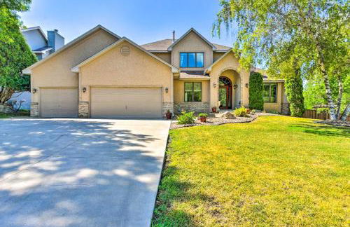 Pet-Friendly Maple Grove Gem with Private Yard! - Foto 32