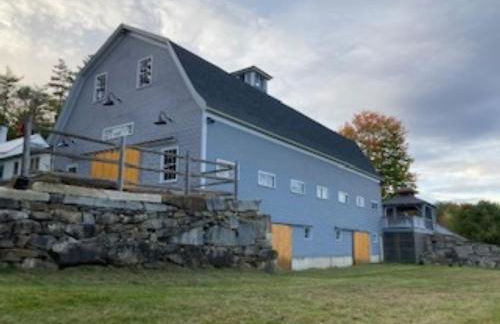 Whispering Waters Farmhouse and Wedding Barn - Foto 11