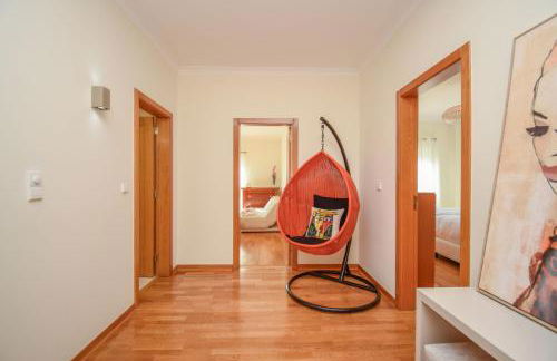 Spacious 4-Bedroom Villa with Private Heated Pool in Quinta da Beloura Sintra Ideal for Families & Long Stays - Foto 39