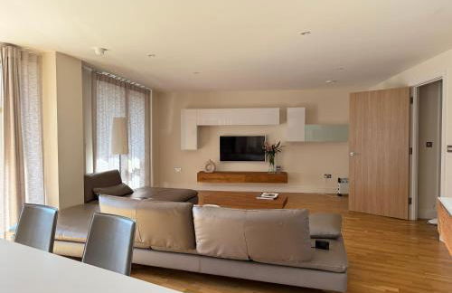 Luxury 3-BR near Tower Bridge Family & Business Ready - Foto 17