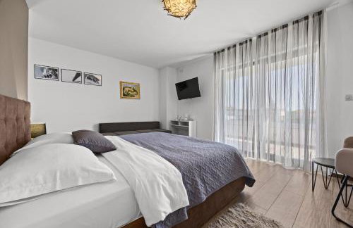 Villa Ula in Pula with heated pool, sauna & private tennis court - Photo 26