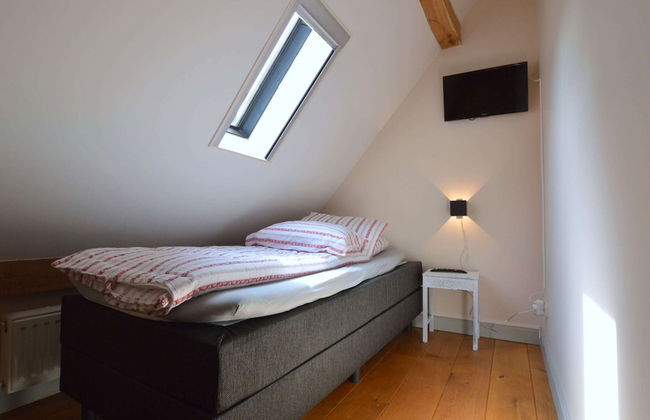 Stunning Holiday Home Near Forest in Slenaken - Photo 16