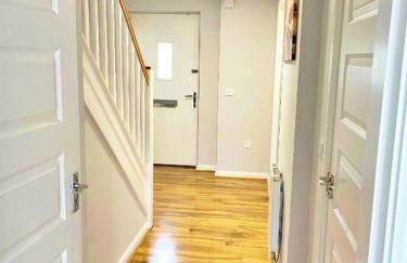 3 bed house with parking near airport - Foto 10