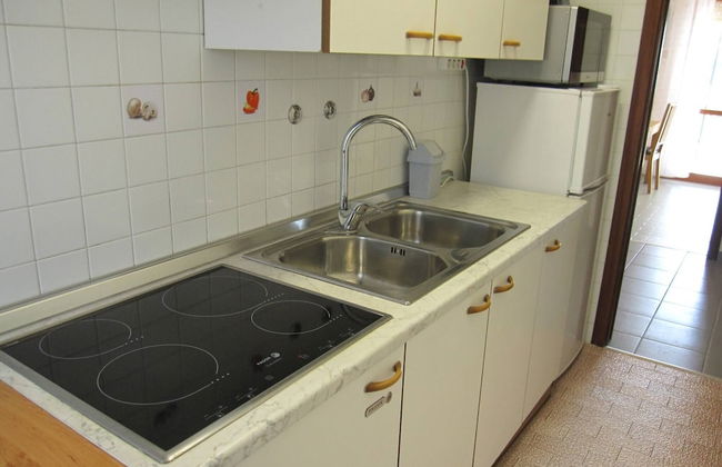 Amazing Apartment With Seaview Terrace - Photo 10