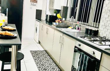 4bedroom Sleeps6 Business ContractorsDiscounts free WiFi - Photo 5