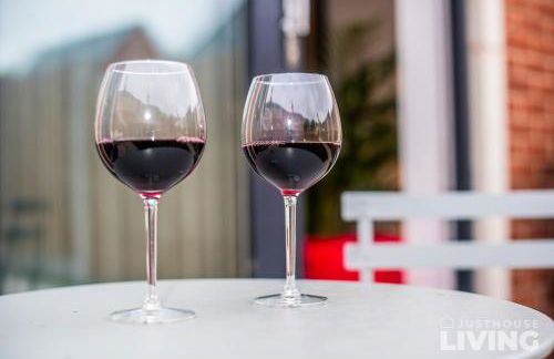 NEW Spacious Modern Townhouse Sleeps 12 Free Parking - Foto 56