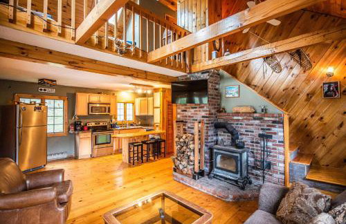 Cozy private cabin near Okemo! Large Hot tub! - Foto 3