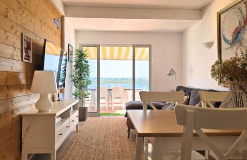 Beach House on Faro Island with a Dreamy Terrace and 7 Beds for the Perfect Escape - Foto 3