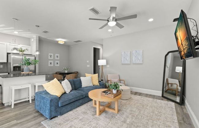 NEW Canopy Cabana Luxury Downtown Apt - Foto 2