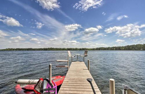 Loon Lake Lodge with Dock, Sauna and Hot Tub! - Foto 2