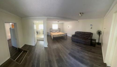 Charming 3-Bed, 1,5 Bath Home - Entire Space Just for You! - Foto 1