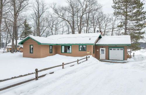 Bayview Cottage 3BR Fireplace Lakefront - Photo 20