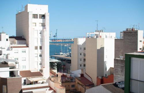 Apartamento nuevo en el Puerto a 10 min de la playa con balcón - Photo 20