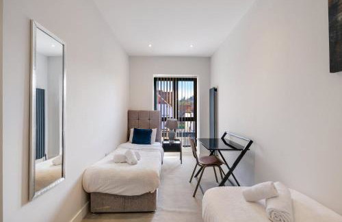 Luxury 5 Bedroom, 4 Bathroom Home in Purley - Foto 40