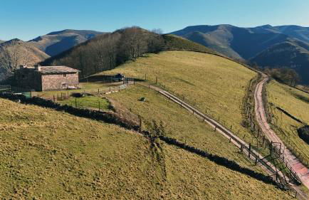 La cabaña mirador de los Valles Pasiegos - Foto 74