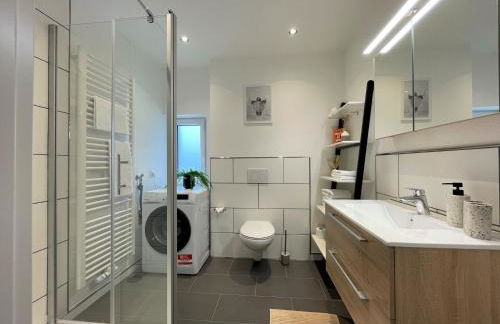 Bunter Hund Apartments - Zentrales Apartment, Parkplatz, Wintergarten, Kinderzimmer - Foto 8