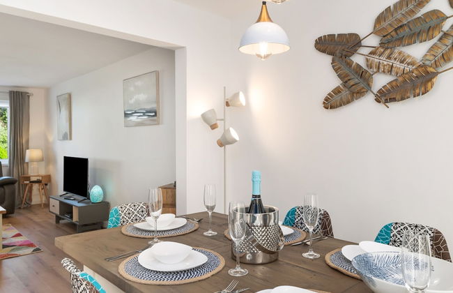 Ty Hapus - Close to Beach and Town - Photo 9