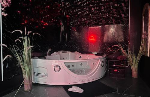 Suite Jeux d’Amour Jacuzzi / Love Room - Foto 6