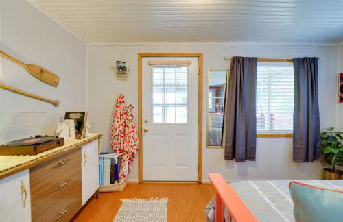 Walk to Beach Access! Chic Port Austin Studio - Foto 15