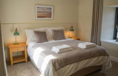 Stunning Edinburgh 1820s stables converted house - Foto 7