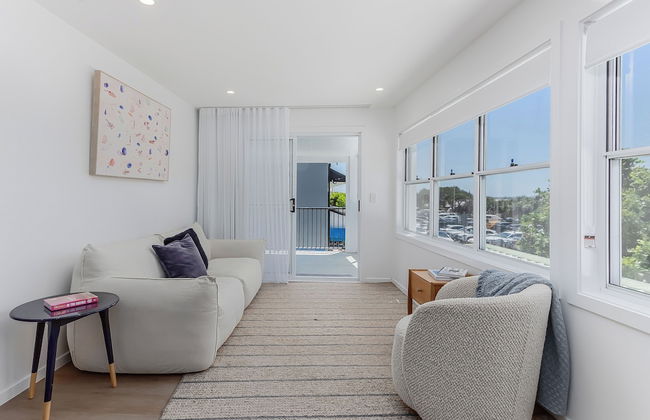 Relax on Marine Parade 2 BDR Apartment - Photo 10